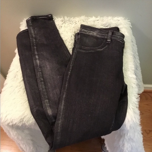 J Brand Super skinny jeans woman’s size 26
Indigo will bleed - Picture 9 of 16